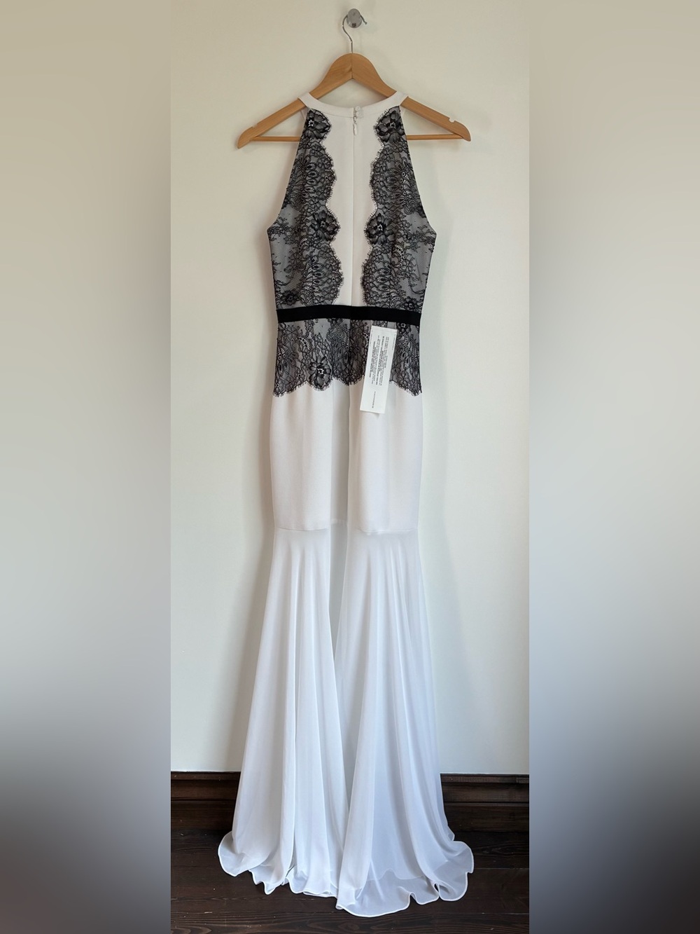 NWT BCBGMaxAzria Georgianna Lace Bicolour Halter Maxi Gown 4 - Picture 3 of 16
